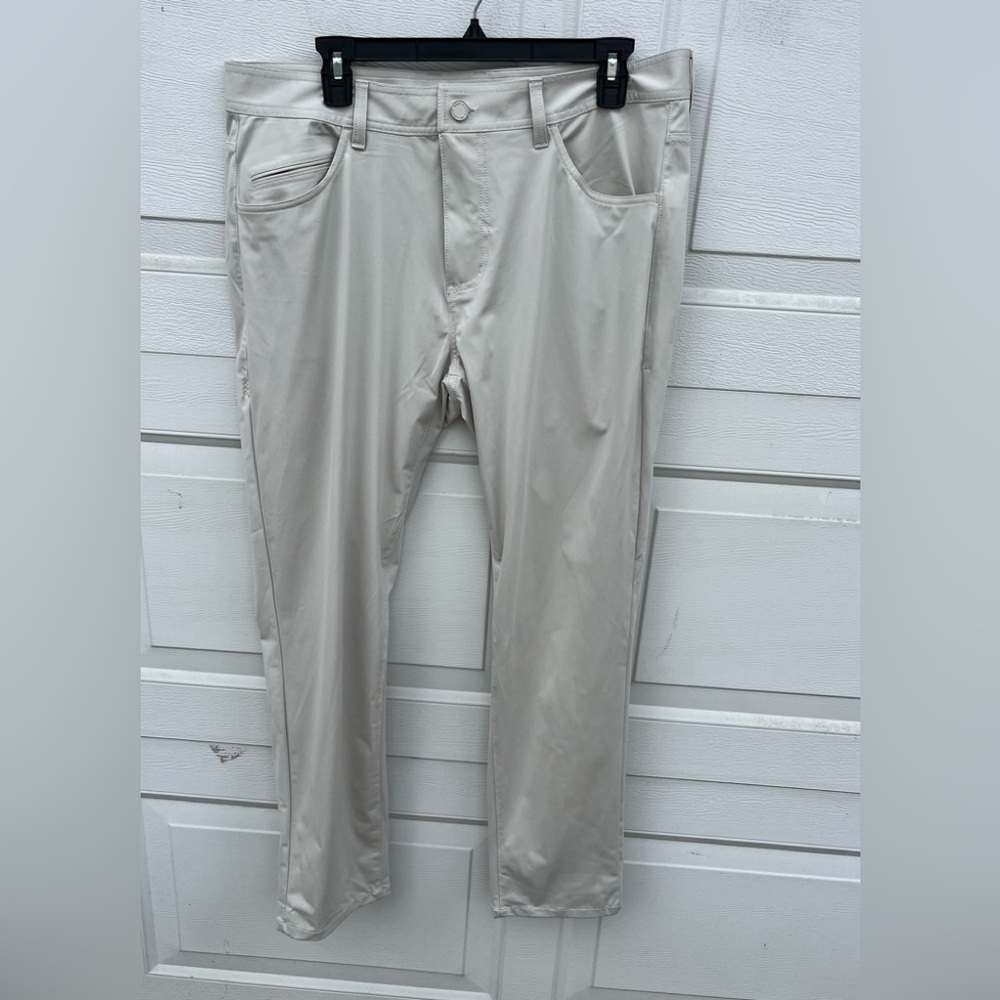 Rhone men's Pants Beige Chino Commuter Performance Golf Slacks Five Pocket 36